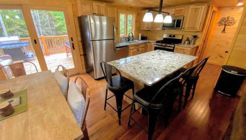 Brand New Log Home Well appointed great location with AC wifi cable fireplace firepit - Foto 5