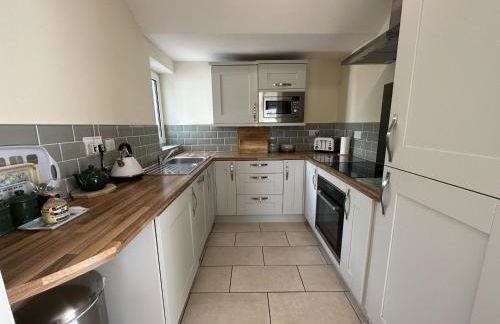 Ty Ardd - modern bungalow close to Pendine Beach - 1 DOG GOES FREE - Photo 13