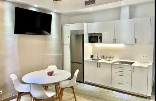 Apartamento renovado con 2 habitaciones en el corazón de Barcelona - ES-341-3 - Photo 3