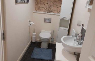 Silverstone White House - Photo 2