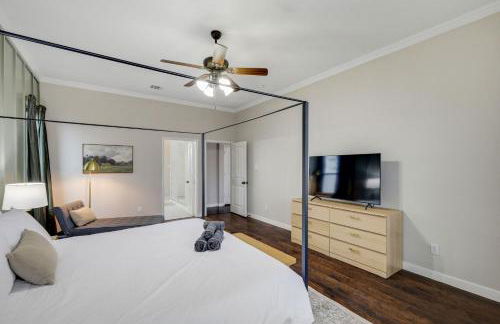 5-Bed 2-Bath with Pool & Backyard Retreat - Foto 15