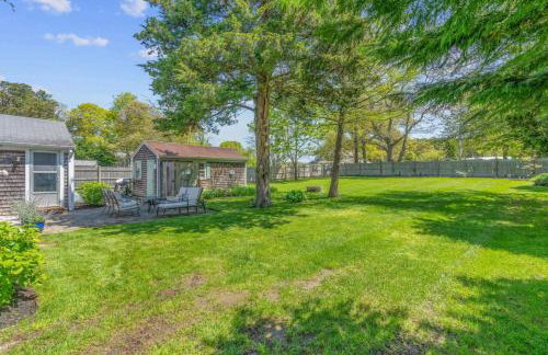 Cottage Oasis by Lake with Kayaks Fire Pit and a Huge Yard - Foto 26