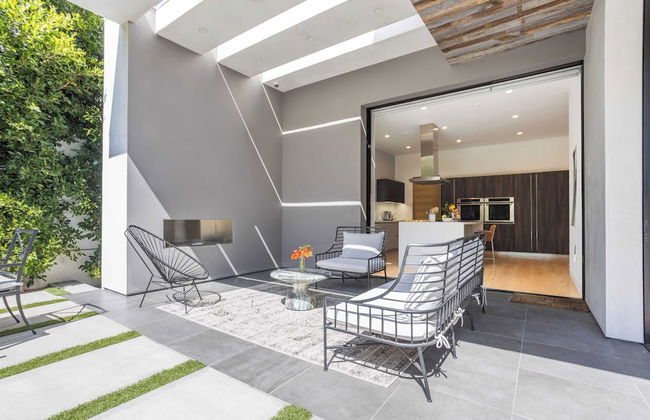 Luxe Weho Villa, Walk to Melrose Ave, Pool + Hot Tub North Vista by Avantstay - Photo 43