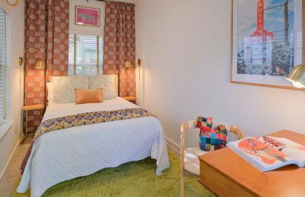 Hacienda SoCo - Fire Pit & 3 Min Walk to SoCo - Foto 32