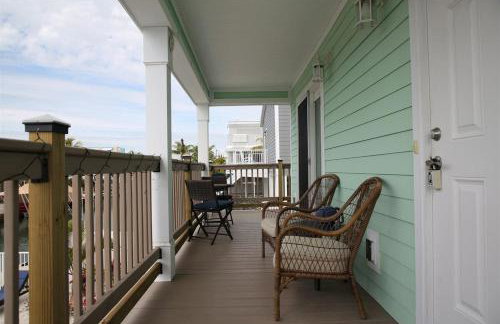 Seas the Day - Spacious Waterfront Pool Home, 50` Dock! - Foto 25