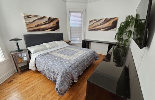 Club Salon Sleeps 10-20 Free Parking & TV - Foto 9