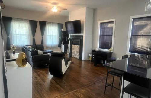 Enjoy Peace of Mind with a Modern Touch of Class - Foto 1