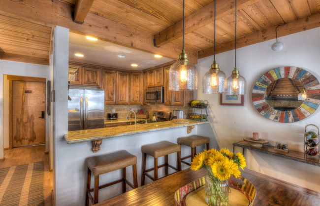 Granlibakken Retreat Near Tahoe Beach! - Photo 10