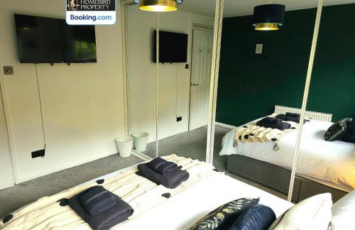 2 Large Bedroom House By Homebird Property Management Short Lets & Serviced Accommodation Leeds With Private Parking & Garden - Foto 11