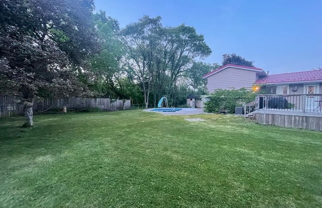 Bungalow With Cozy 4 Bedrooms on a Large Property Lot ! Late Check-out - Foto 17