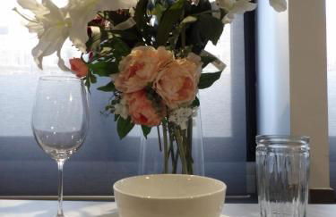 City Convenience, Calm Comfort-- A Stylish One-Bedroom Retreat Just 3 Stops from the Heart of the City - Foto 18