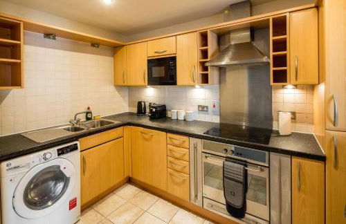 2BD Riverside Views and Comfort - Foto 16