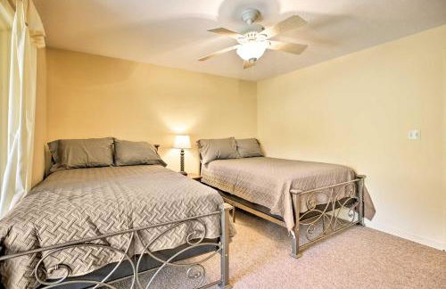 House with Deck, Fire Pit - 15 Mins to Snowshoe! - Foto 24