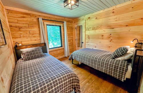 5R Cozy log chalet in fantastic location. Ski, snowshoe, fish, explore! AC, pet friendly! - Photo 44
