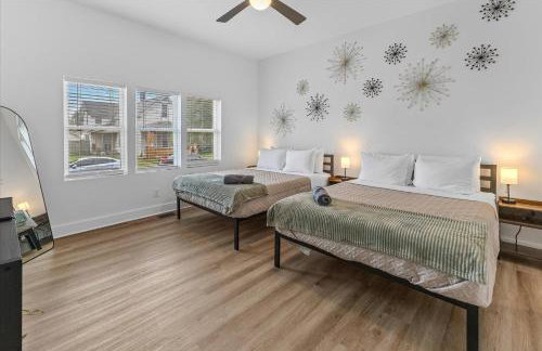 Farm House DT Indy with Pool Table - Photo 26