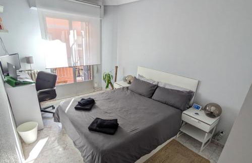 Acogedor apartamento y parking - Foto 3