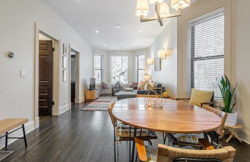 Logan Blvd Luxury! Enjoy the Well-Equipped Kitchen and Prime Location apts - Foto 10