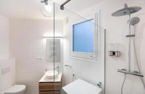 Majestic 4BR/4BATH apartment in Sagrada Familia area - Photo 59