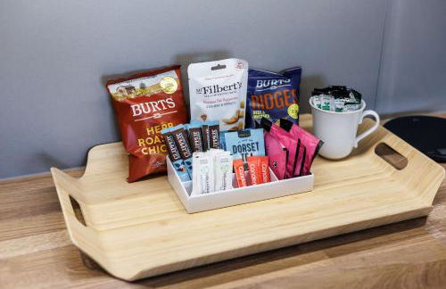 Sun-Soaked- Charming Views Overlooking the Harbour - Photo 20