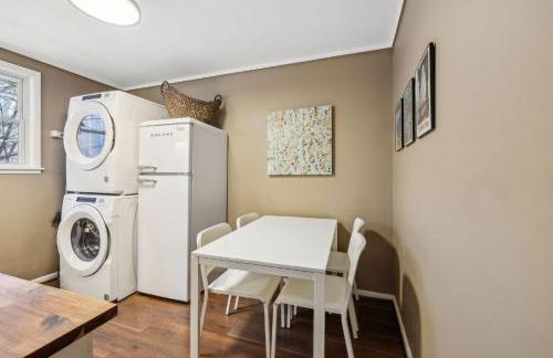 Belmont kings 1 mile to downtown and park free - Foto 19