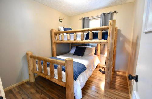 East Tennessee Family Mountain Retreat with Private Vineyard - Photo 24