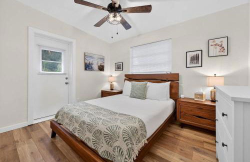 Vintage Florida Pet-Friendly Retreat - Photo 17