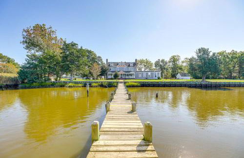 Riverfront Gem with Fire Pit in Eden - Foto 1