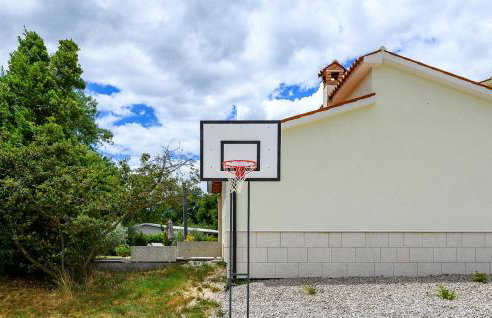 4 Bedroom Gorgeous Home In Pican - Photo 27