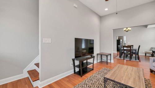 St Louis Tower Grove Two-Story Townhome Perfect for Groups Side B - Foto 4