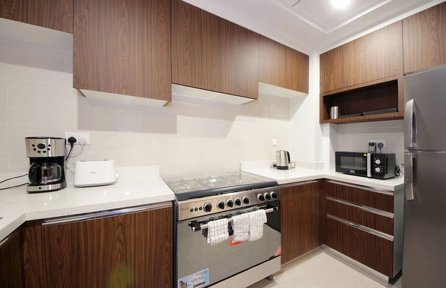 Luxury StayCation - Tranquil Retreat With Beautiful Park Views - Photo 19