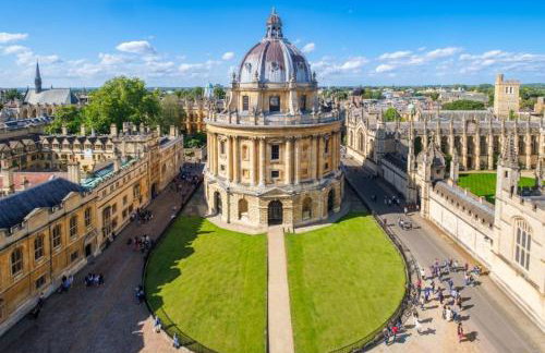 Modern and Stylish Two Bedroom Flat - Foto 30