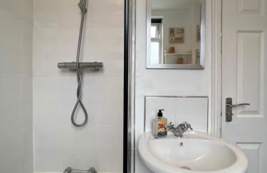 2025 Award Winner Liverpool Ivy House - 4 Bedrooms - Foto 49