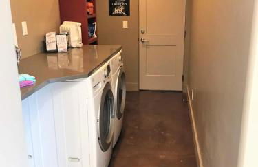 Barnwood Chateau with 2 Master Suites Hot Tub - Foto 55