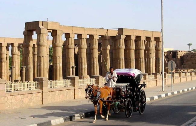 Passeio de charrete por Luxor - Foto 3