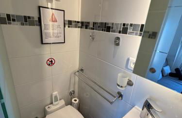 Paris 17ème - STUDIO compact 10m2 -110 sqf - coeur BATIGNOLLES - ideal SOLO traveler - Foto 18