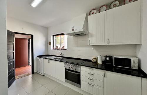 Portimão Bellevue Villa With Pool by Homing - Photo 41