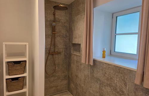 Kavaliershaus Wallerstein, stilvolle Wohnung mit Privatparkplatz - Foto 24