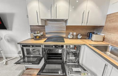 Flat 2 - Luxury Bolton City Centre Apartments - Photo 50
