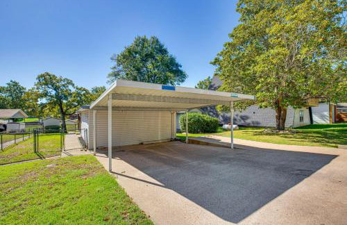 Waterfront Retreat with Hot Tub in Gun Barrel City! - Foto 30