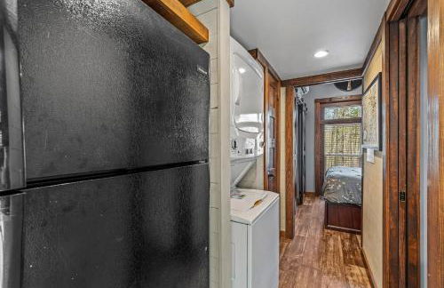 River Cabin - Fire Pit, Kayaks, Games, Dog Park - Foto 28