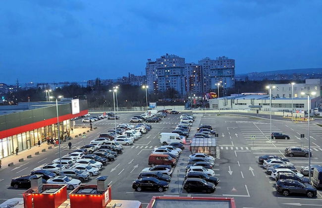 Charming Chișinău Apartment With Gas Heating & Hot Tub - Photo 24