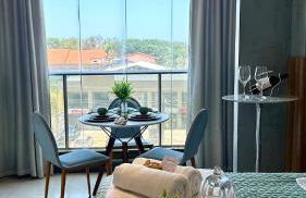 (106) Unforgettable Studio in a Modern Space - Photo 13