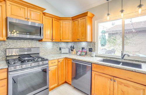 Idyllic Tustin Home with Private Patio and Grill - Foto 10