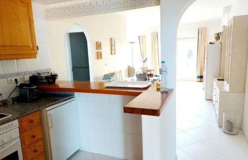 Estupendo apartamento en primera línea de playa y con vistas al mar - Foto 26