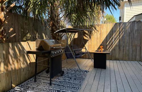 Full townhouse near Shem Creek & Downtown with Hot Tub - Photo 10