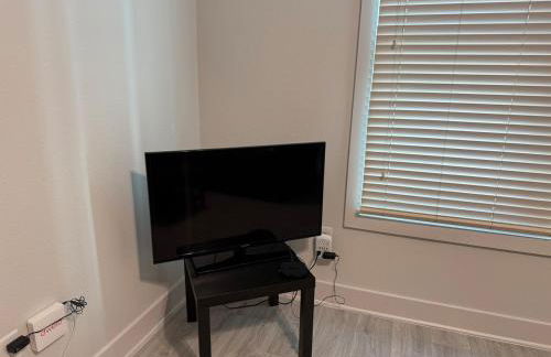 Experience the Best of Fort Worth Stylish Apartment in the Cultural District - Photo 12