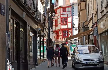 Apparts Coeur Historique de Thiers - Tarifs dégressifs - Idéal PROS - Foto 17