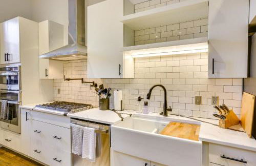 Downtown Omaha Getaway with Deck and Gas Grill! - Foto 12