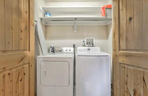 2BR Cottage with outdoor seating near Hiking & DT - Foto 30