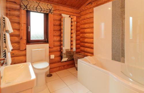 Endeavour Lodge 4 - Photo 12